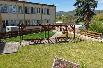 Nová pergola v zahradě