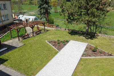 Nová pergola v zahradě